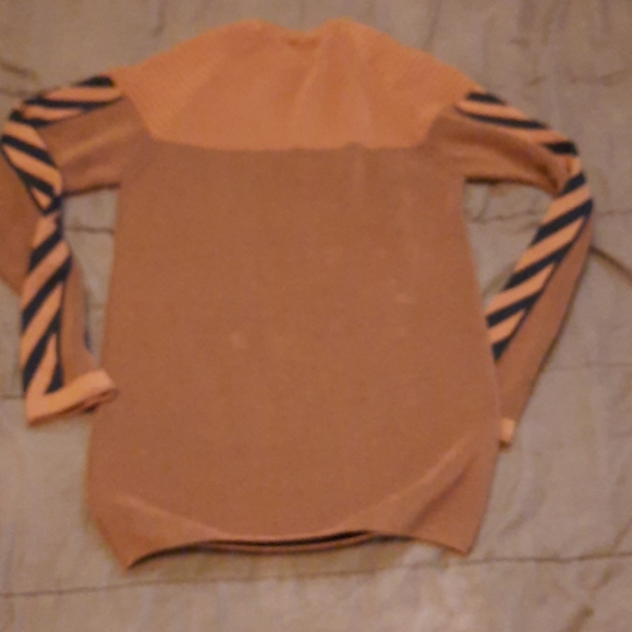 NWOT Unisex sweater - Picture 2 of 2